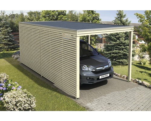 Carport aus Holz mit seitlicher Sichtschutzwand und Auto