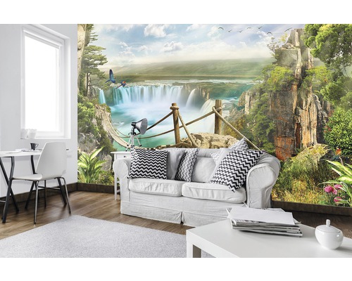 Salon avec papier peint photo d''une cascade et d''un pont suspendu