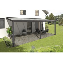 Terrassenüberdachung aus Aluminium mit Möbeln auf Terrasse