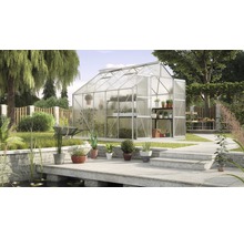 Serre de jardin avec plantes