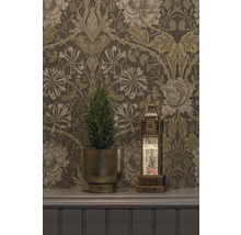 Scène décorative avec plante en pot, décoration Big Ben et papier peint à motifs