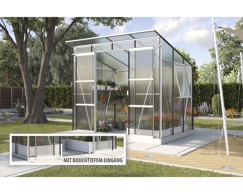 Serre de jardin avec étagères et accès de plain-pied