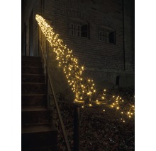 Escalier avec guirlande lumineuse pour la décoration