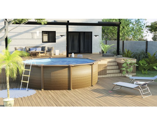 Gartenansicht mit Aufstellpool, Holzterrasse und Gartenmöbeln