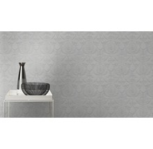 Papier peint décoratif à motifs dans un intérieur