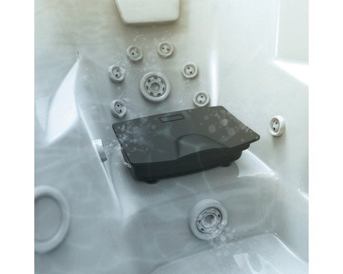 Vue intérieure d''un jacuzzi avec jets et contrôle