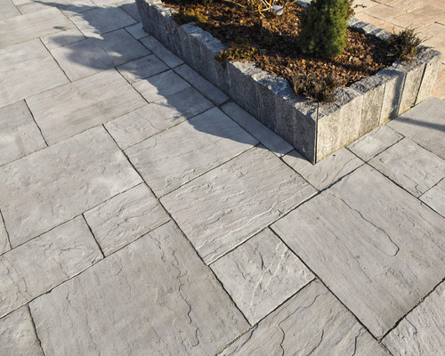 Dalle de terrasse en béton India gris multiformat épaisseur 4 cm (1 palette = 9.72 m² . ce qui correspond à 6 kits de 1.62 m²)