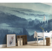 Pièce à vivre avec papier peint photo d''un paysage de montagne, table à manger et décoration