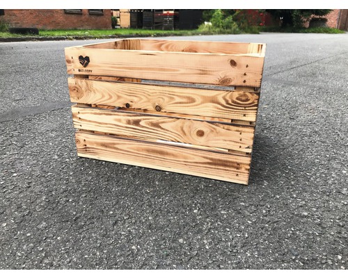 Caisse en bois avec structure à lattes