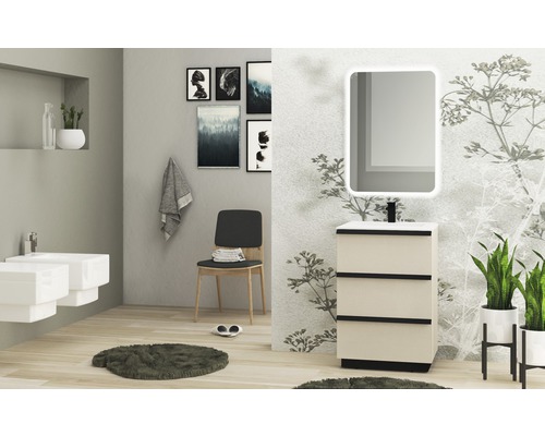 Salle de bain avec lavabo, miroir, bidet, chaise et décorations pour un aménagement élégant.