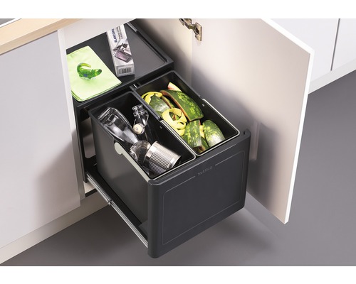 Système de tri des déchets sous l''évier avec deux bacs pour les déchets de cuisine et les matières recyclables