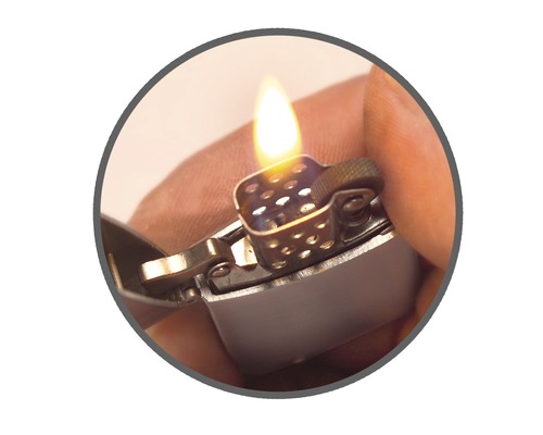 Feuerzeug mit offener Flamme