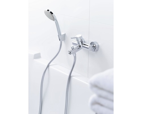 Robinet mural avec douchette pour baignoire