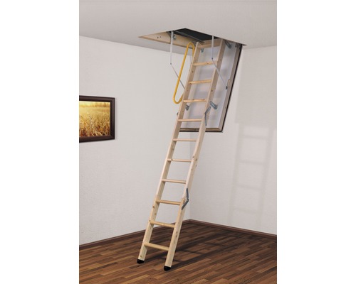 Escalier escamotable en bois dans les combles