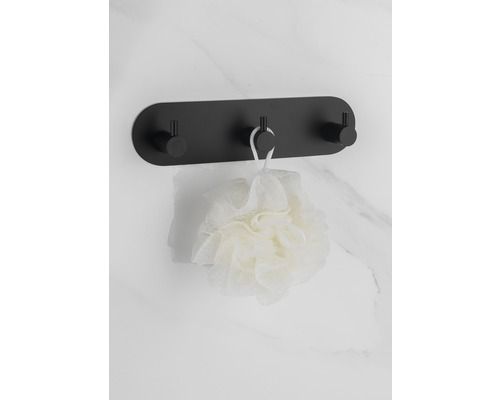 Barre de crochets de salle de bain noire avec trois crochets et une éponge de bain