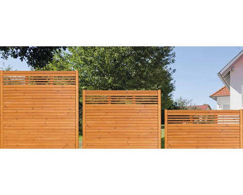 Clôture en bois avec lattes horizontales et écran d''intimité