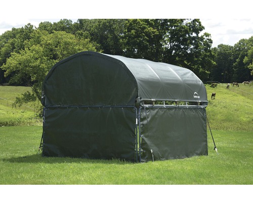 Pferdeunterstand mit Stoffdach auf einer Wiese