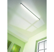 Deckenleuchte im Raum montiert