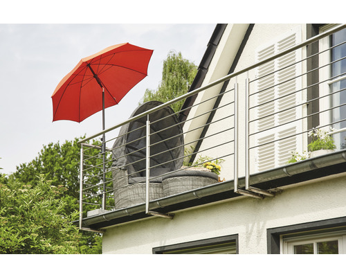 Terrasse avec parasol, mobilier de balcon et garde-corps en acier inoxydable