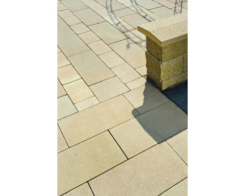 Pose de pavés en béton à l''extérieur