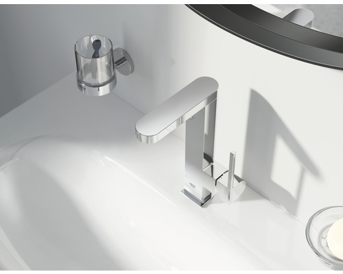 Badezimmer Waschbeckenarmatur mit Zahnputzbecherhalter und Seifenschale