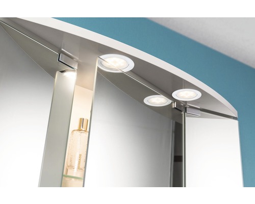 Vue détaillée d''une armoire de toilette éclairée