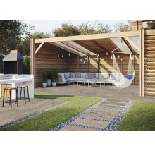 Scène d'extérieur avec espace barbecue, pavillon, coin salon et dalles de terrasse