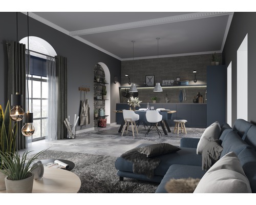 Wohnzimmer mit Sofa, Esstisch und offener Küche im modernen Stil.