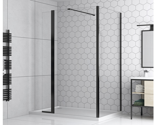 Douche à l''italienne avec cadre noir dans la salle de bain.