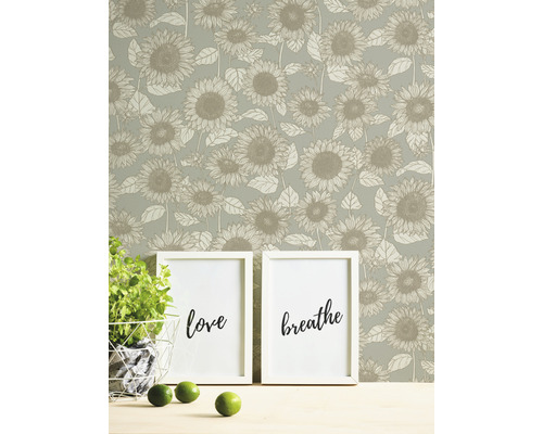 Papier peint à motifs de tournesols dans un intérieur