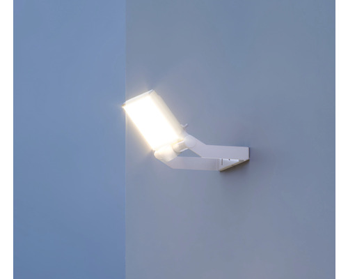 Wandleuchte mit schwenkbarem Arm zur individuellen Ausrichtung des Lichts