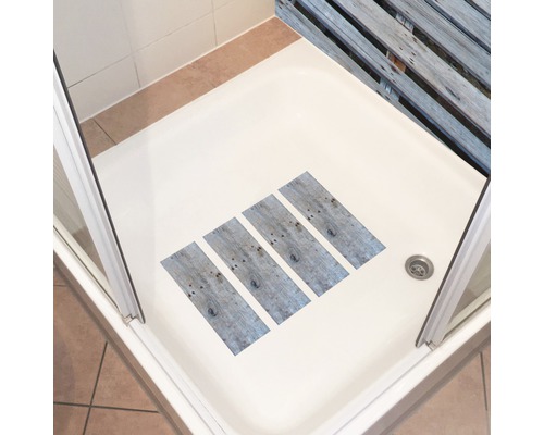 Dusche mit Antirutschmatten im Holzdesign für mehr Sicherheit