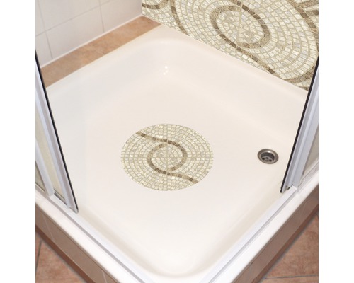 Dusche mit Mosaikmuster auf dem Boden und an der Wand