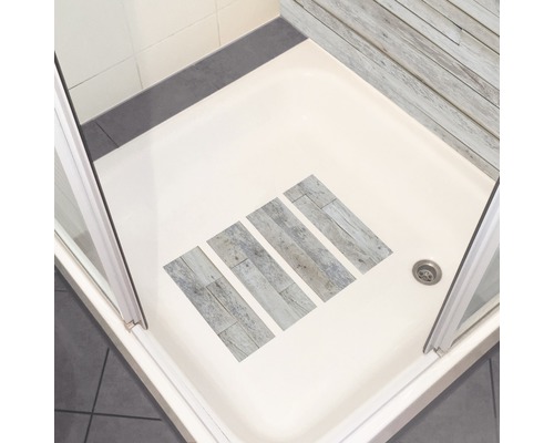 Douche avec tapis de fond de douche aspect bois