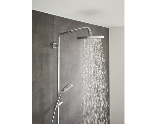 Colonne de douche avec douche de tête et douchette à main dans la salle de bains