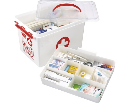 Geöffnete Erste-Hilfe-Box aus Kunststoff mit Fächern und Inhalt