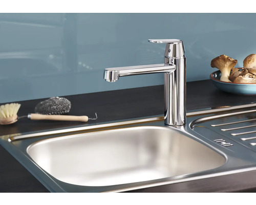 Évier avec mitigeur monocommande et égouttoir