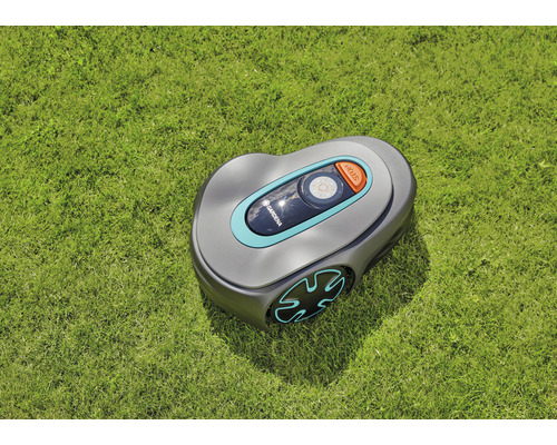 Robot tondeuse Gardena sur pelouse
