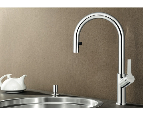 Évier de cuisine avec mitigeur monocommande, distributeur de savon et théière