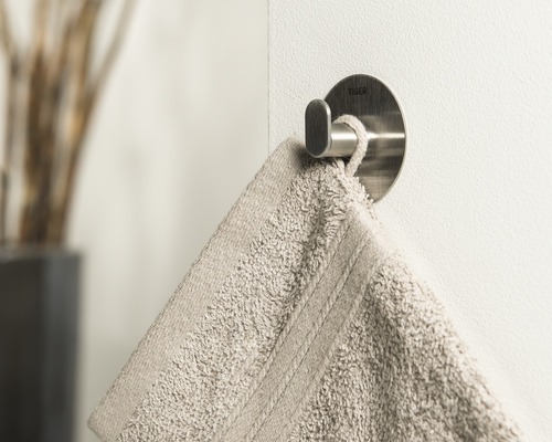 Handtuchhaken mit Handtuch