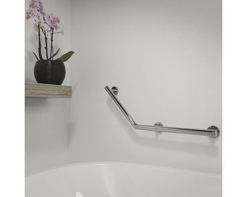 Salle de bain avec barre d''appui pour faciliter la mobilité et la sécurité