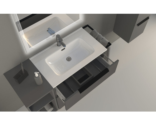 Modernes Badezimmer mit Waschbecken, Spiegel und Unterschrank für Hornbach