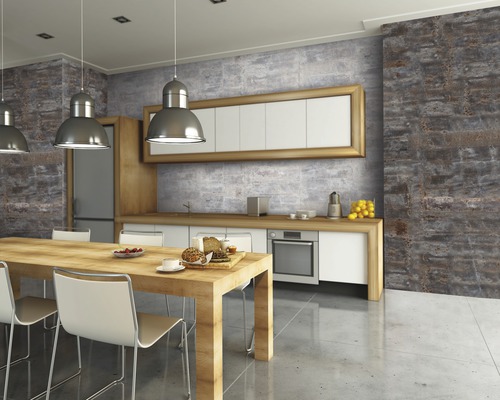 Heller Küchenraum mit Esstisch und Wandfliesen im Industrial-Stil