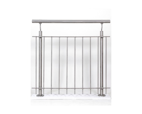 Geländer aus Edelstahl mit vertikalen Stäben
