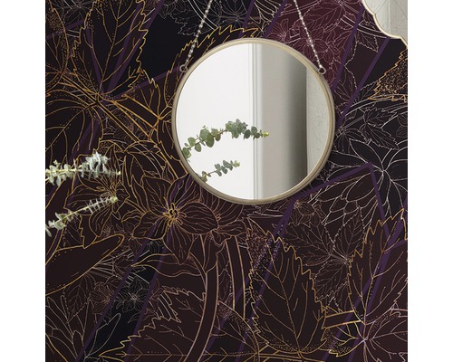 Wand mit Blumentapete und rundem Spiegel