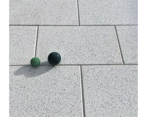 Dalles de terrasse avec deux balles de massage