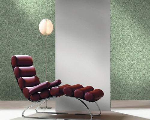 Vue d''intérieur avec fauteuil, lampadaire et décoration murale