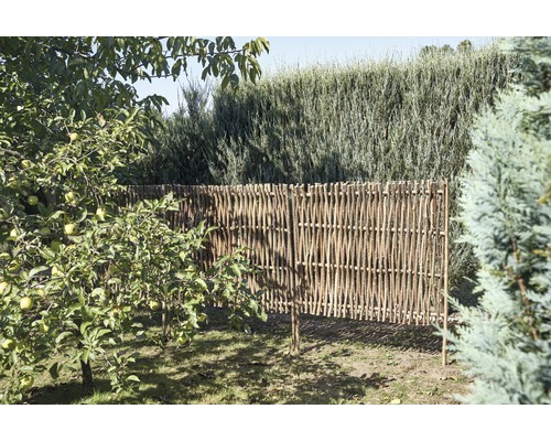 Clôture en bois pour l''aménagement du jardin et l''intimité