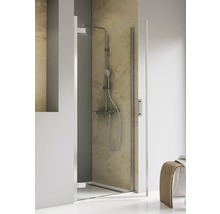 Paroi de douche avec robinetterie et pommeau de douche dans une salle de bains