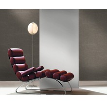 Intérieur avec fauteuil et lampadaire